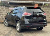 2015 Nissan X-Trail (Sunroof)