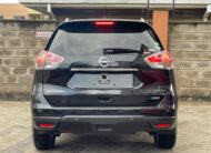 2015 Nissan X-Trail (Sunroof)