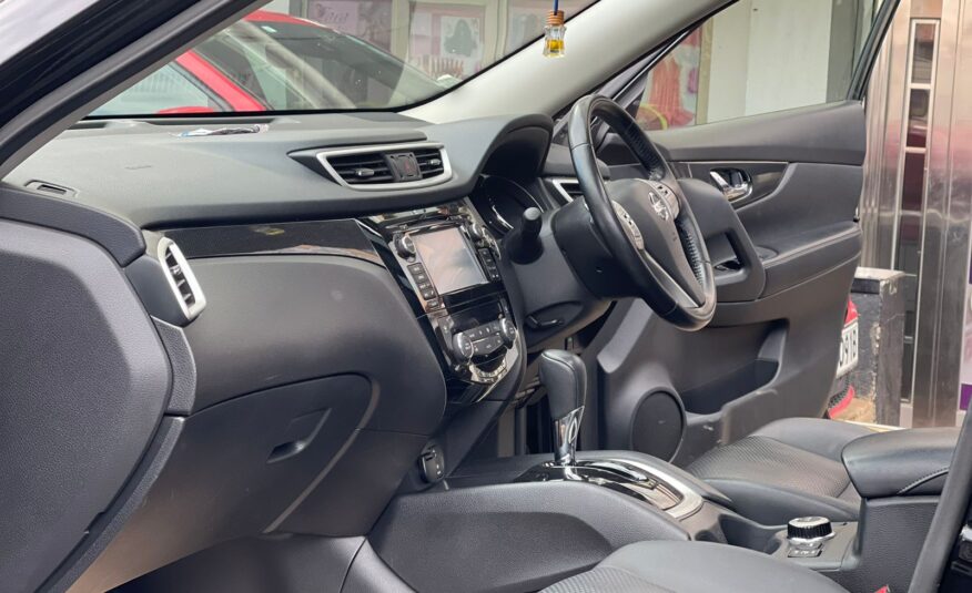 2015 Nissan X-Trail (Sunroof)