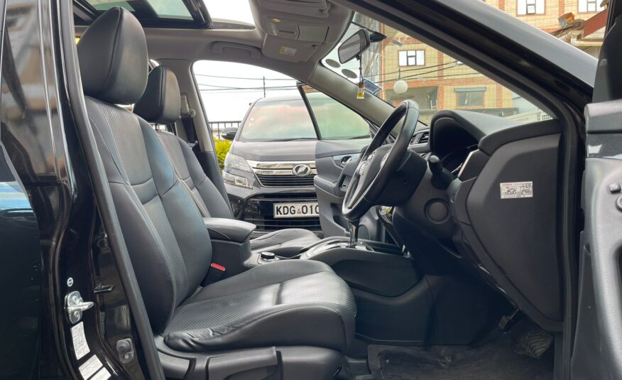 2015 Nissan X-Trail (Sunroof)
