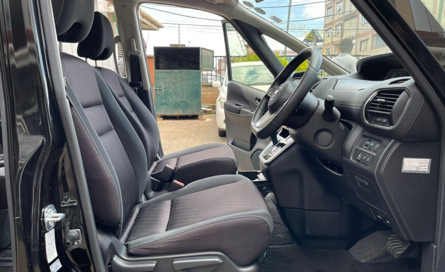 2016 Nissan Serena