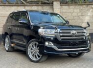 2017 Toyota Landcruiser V8 Sahara