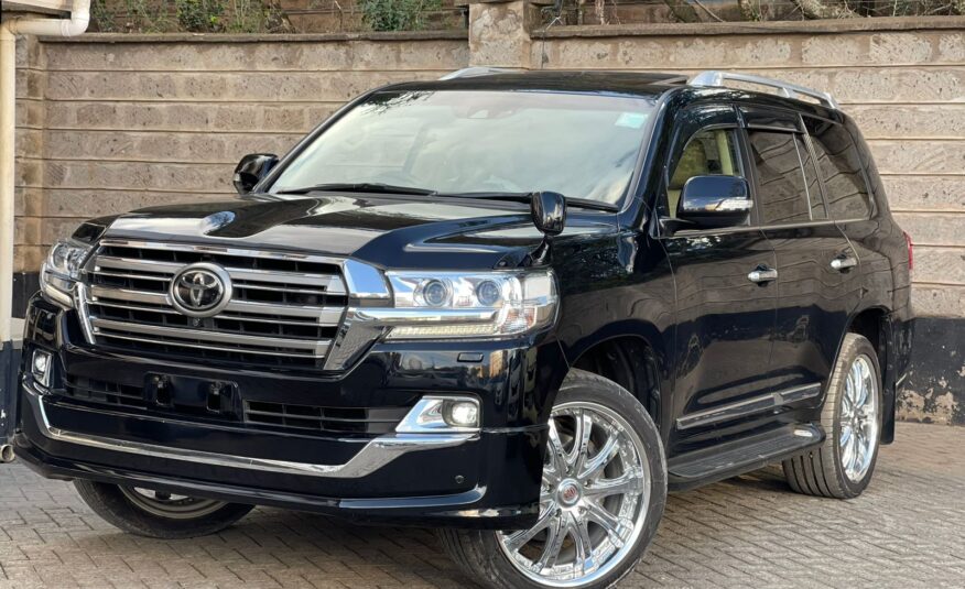 2017 Toyota Landcruiser V8 Sahara