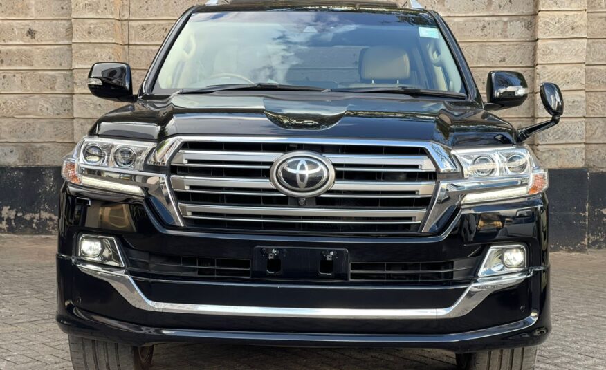 2017 Toyota Landcruiser V8 Sahara