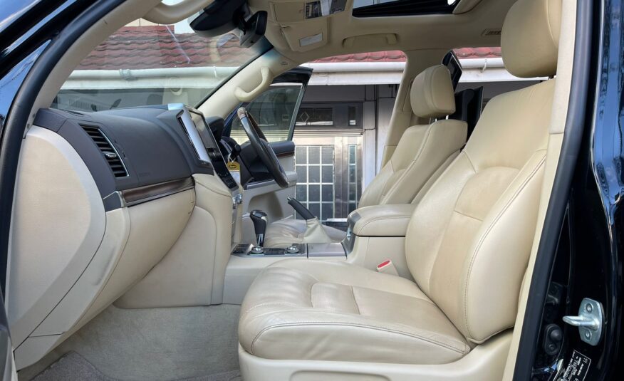 2017 Toyota Landcruiser V8 Sahara