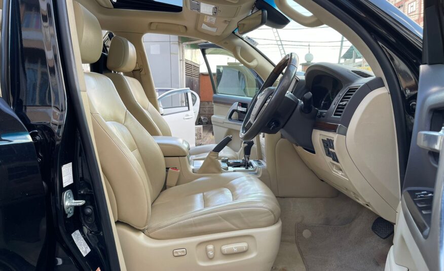 2017 Toyota Landcruiser V8 Sahara