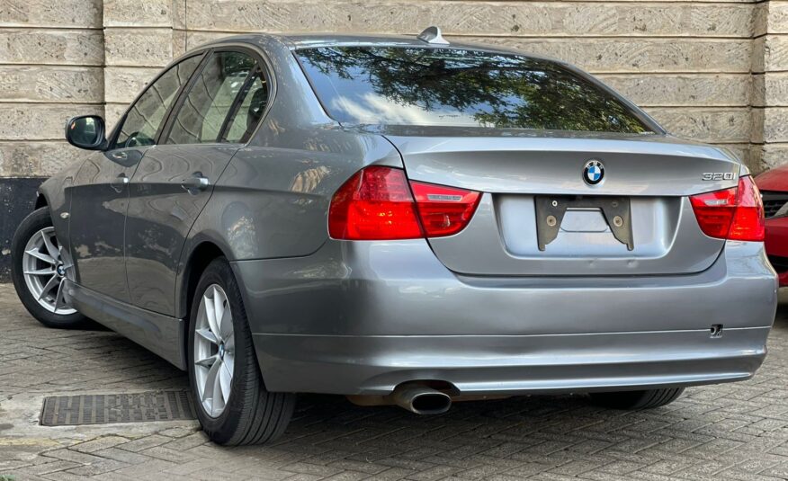 2011 BMW 320I