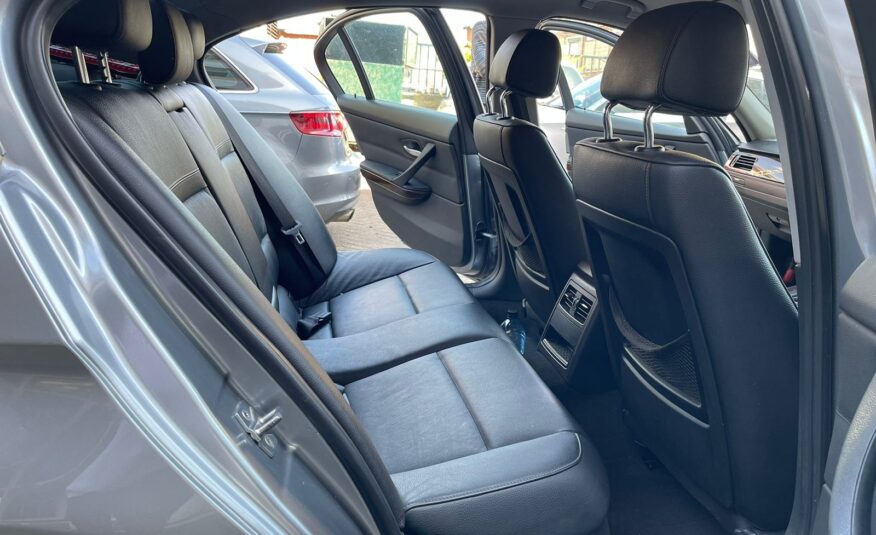 2011 BMW 320I