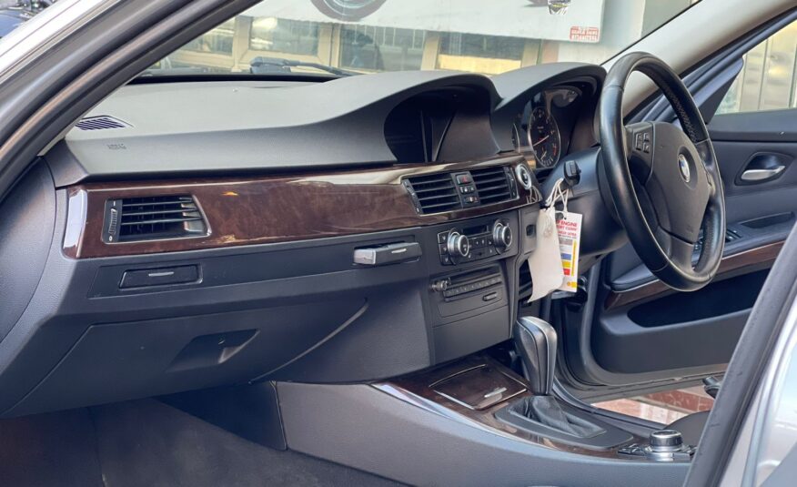 2011 BMW 320I