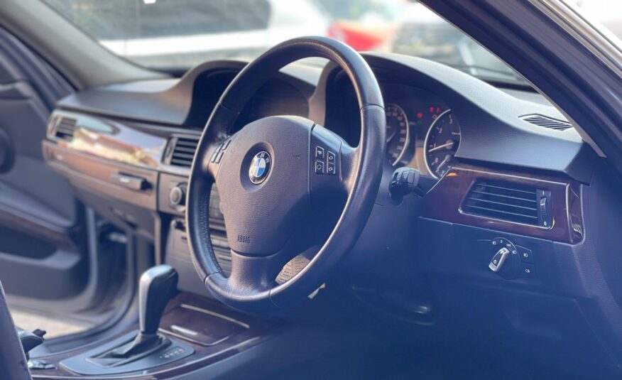 2011 BMW 320I