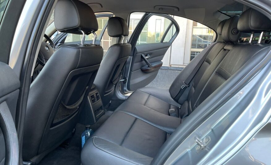 2011 BMW 320I