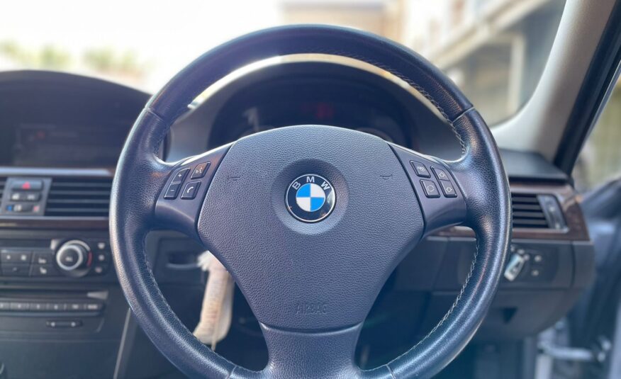 2011 BMW 320I
