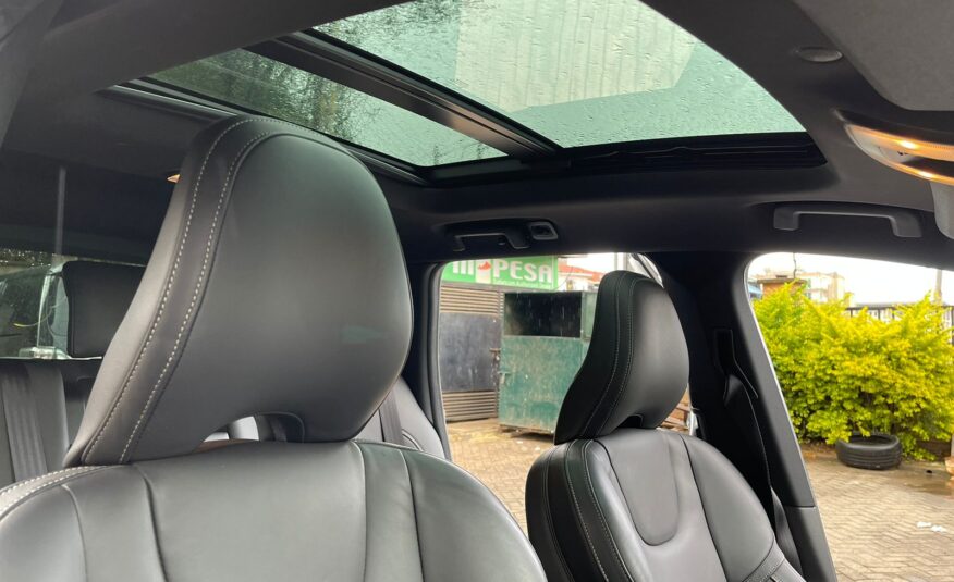 2015 Volvo XC60 R-Design with Panoramic Sunroof