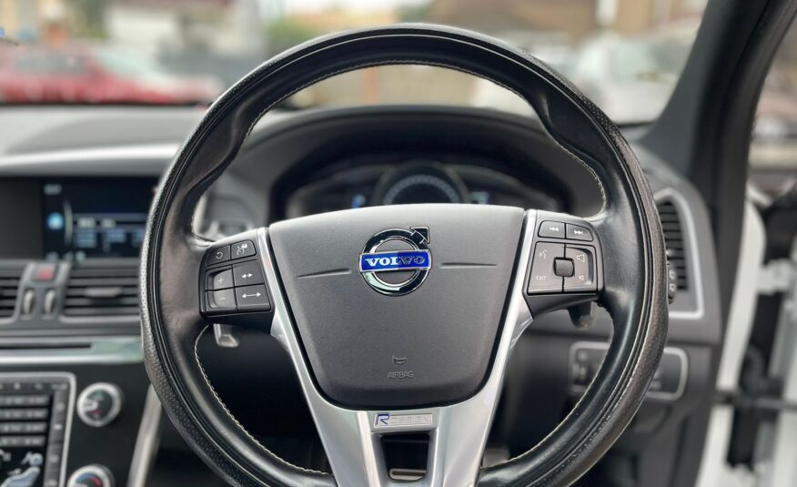 2015 Volvo XC60 R-Design with Panoramic Sunroof