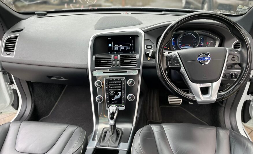 2015 Volvo XC60 R-Design with Panoramic Sunroof