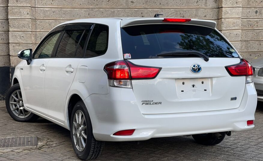 2015 Toyota Fielder White