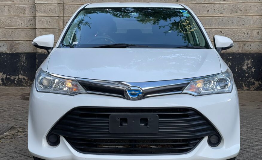 2015 Toyota Fielder White