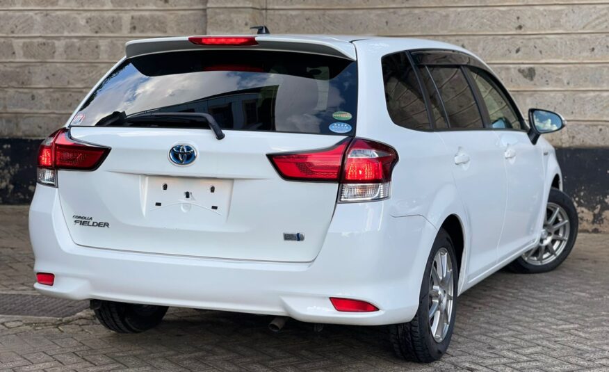 2015 Toyota Fielder White