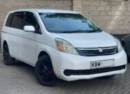 2006 Toyota Isis