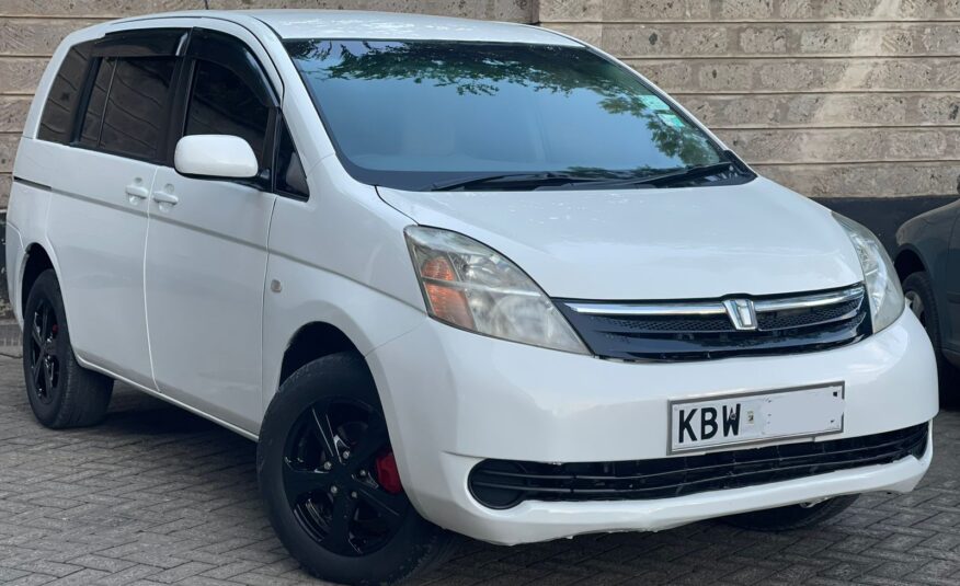 2006 Toyota Isis