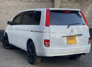 2006 Toyota Isis
