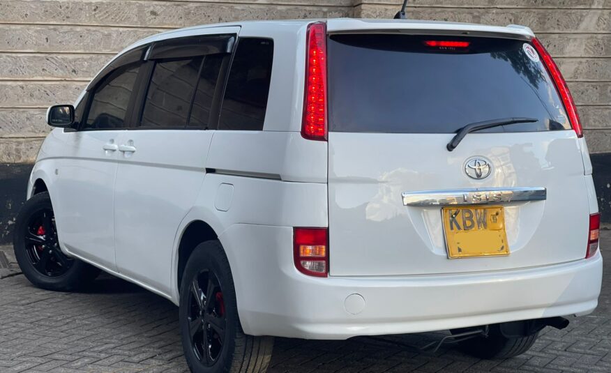 2006 Toyota Isis