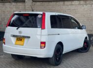 2006 Toyota Isis