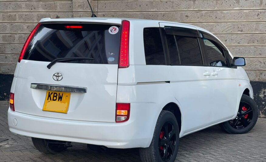 2006 Toyota Isis