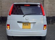 2006 Toyota Isis