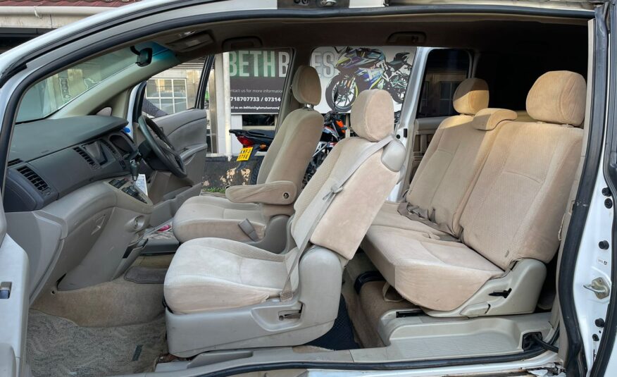 2006 Toyota Isis
