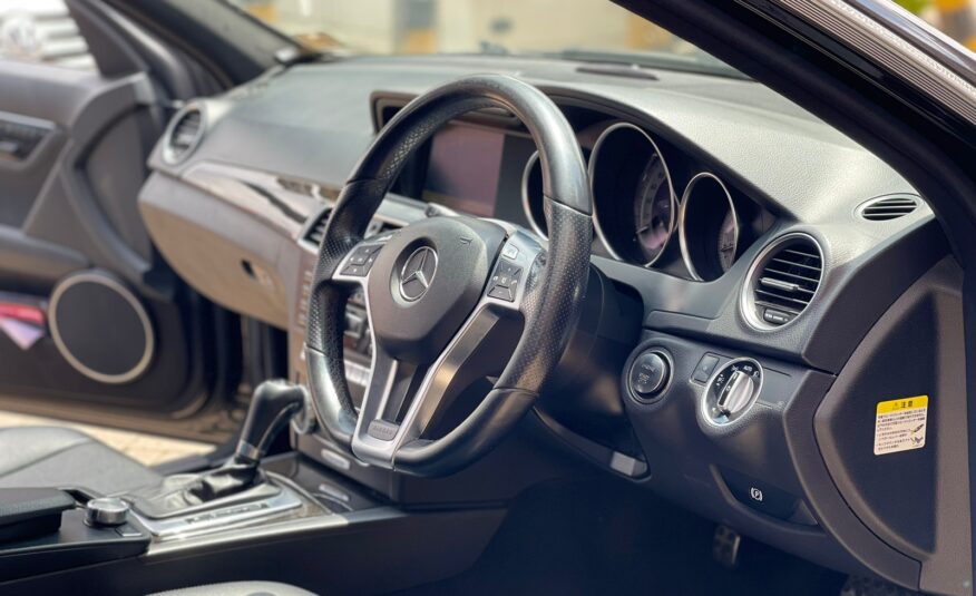 2012 Mercedes-Benz C200 Black