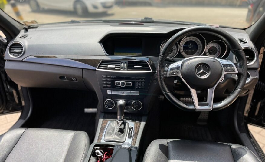 2012 Mercedes-Benz C200 Black