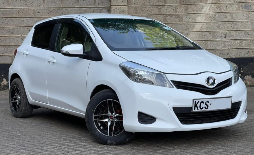 2012 Toyota Vitz White
