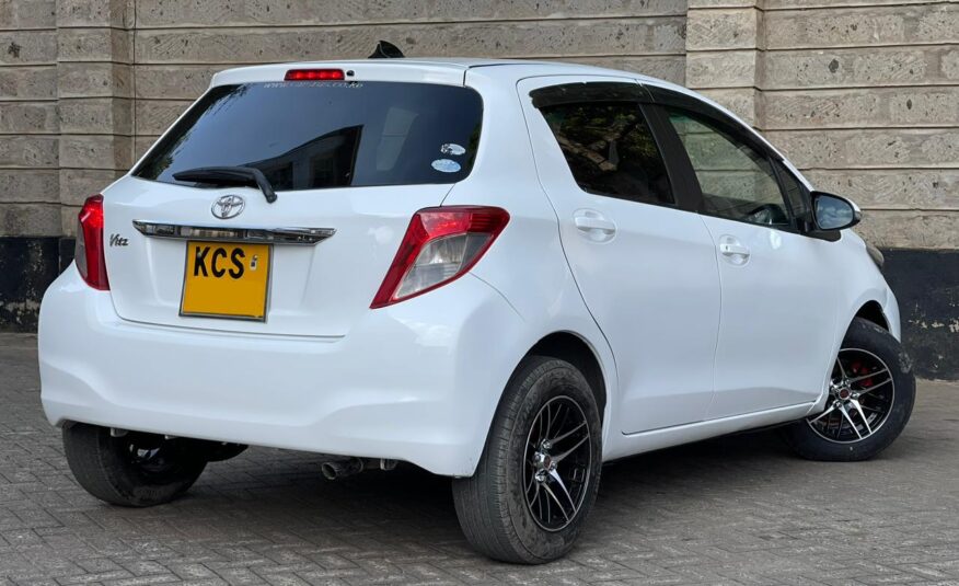 2012 Toyota Vitz White