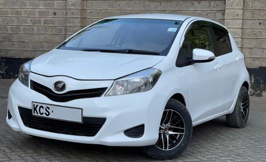 2012 Toyota Vitz White