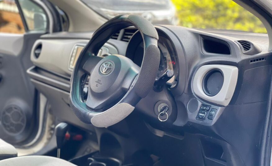 2012 Toyota Vitz White