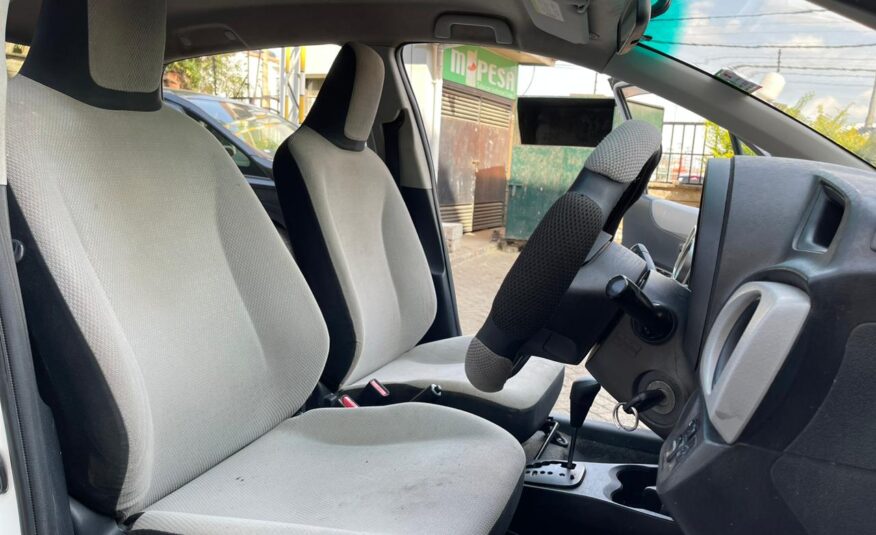 2012 Toyota Vitz White