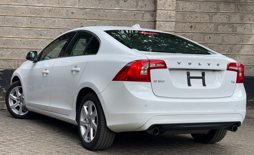 2015 Volvo S60 T4