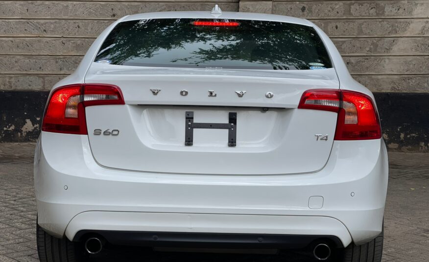 2015 Volvo S60 T4