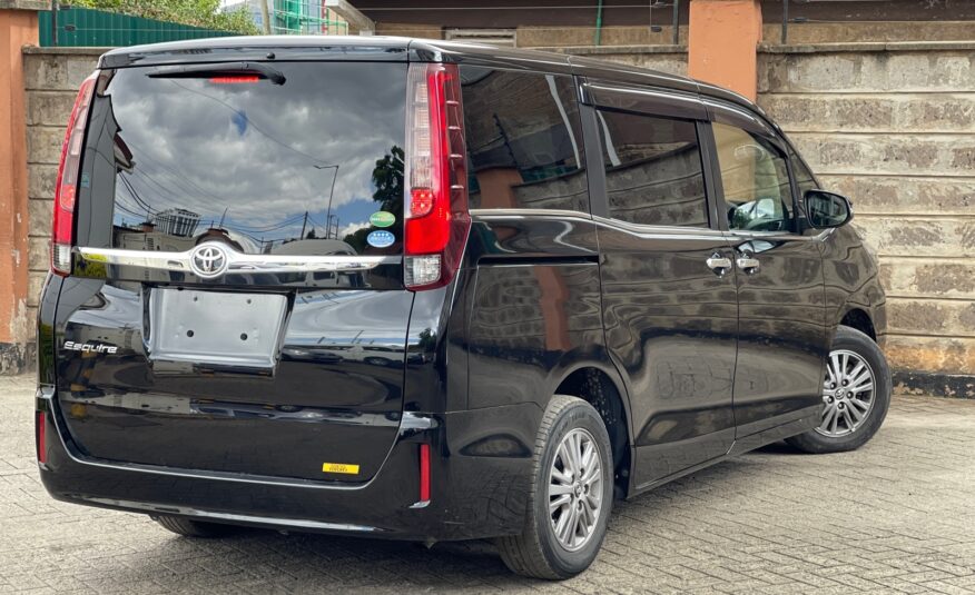 2015 Toyota Esquire