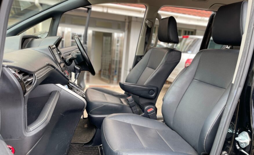 2015 Toyota Esquire