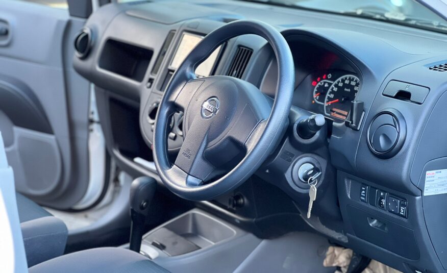 2015 Nissan AD