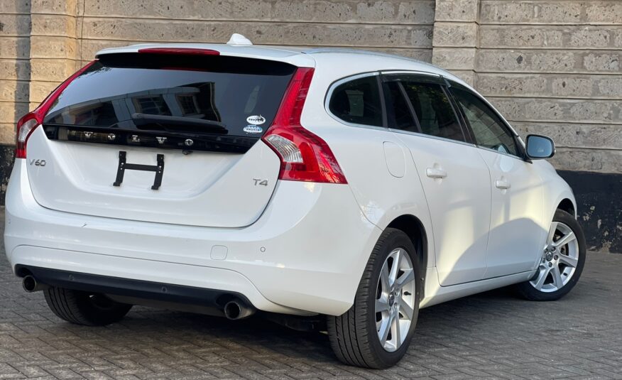2015 Volvo V60 T4