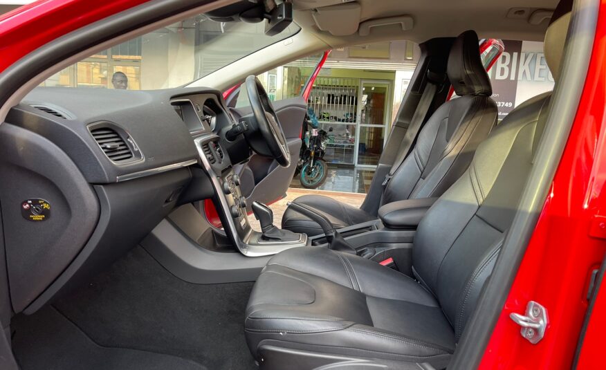 2015 Volvo V40 T4 Red