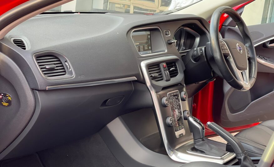 2015 Volvo V40 T4 Red