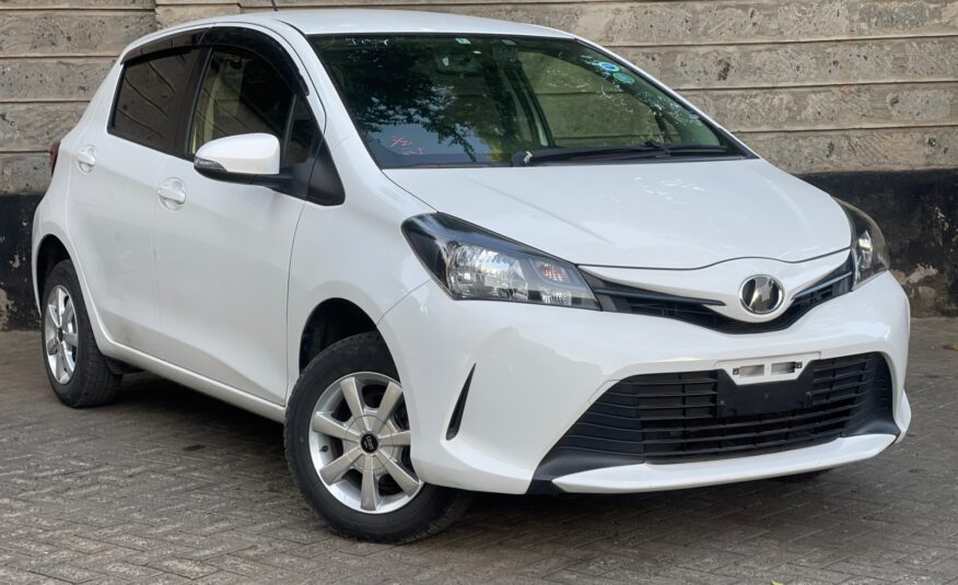 2015 Toyota Vitz White