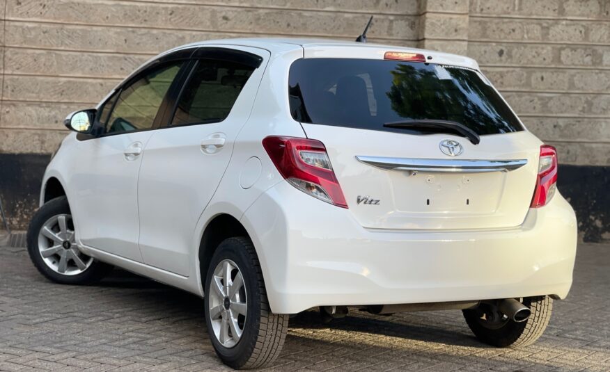 2015 Toyota Vitz White