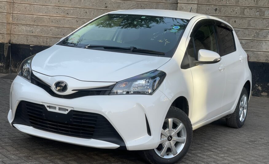 2015 Toyota Vitz White