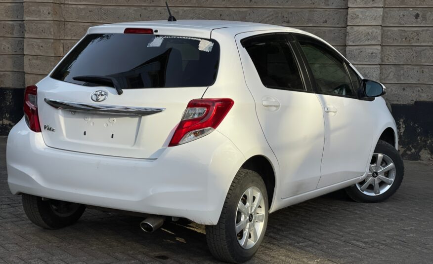 2015 Toyota Vitz White