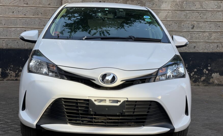 2015 Toyota Vitz White